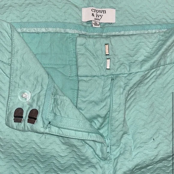 Size 6 (Petite) Crown & Ivy Teal Textured Scalloped Shorts 6P - Picture 5 of 11